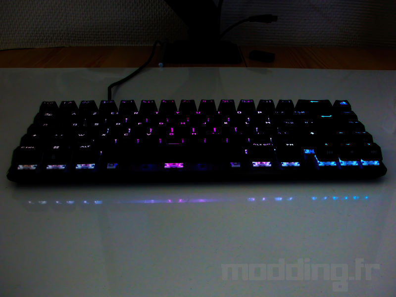Corsair K65 PRO Mini dans le noir rgb actif Corsair K65 PRO Mini dans le noir rgb actif