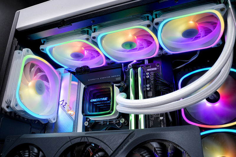 Enermax Aquafusion 360mm ADV passe au blanc