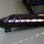 detail boitier translucide Corsair K70 MAX
