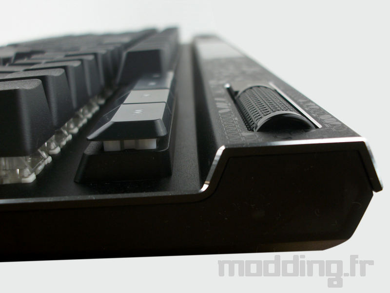 epaisseur touche multi et molette Corsair K70 MAX epaisseur touche multi et molette Corsair K70 MAX