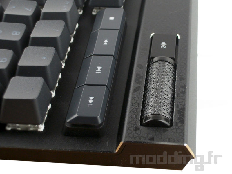 molette et touche audio de coté molette et touche audio de coté