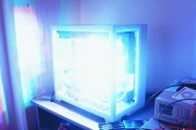 Il monte 1200W de LED RGB dans son PC