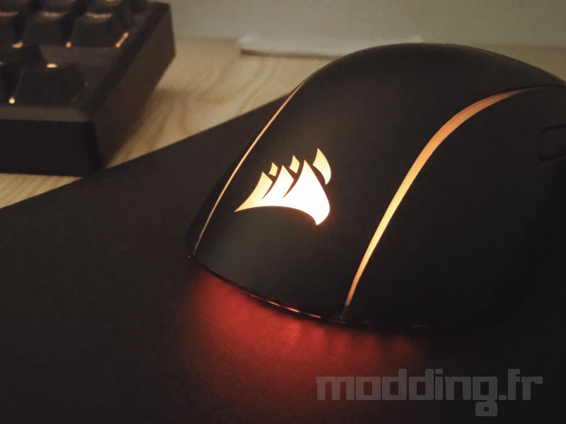 M75 wireless avec éclairage actif de coté M75 wireless avec éclairage actif de coté