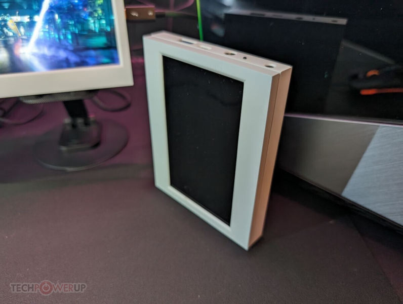 AORUS ecran monitoring (2) AORUS ecran monitoring (2)