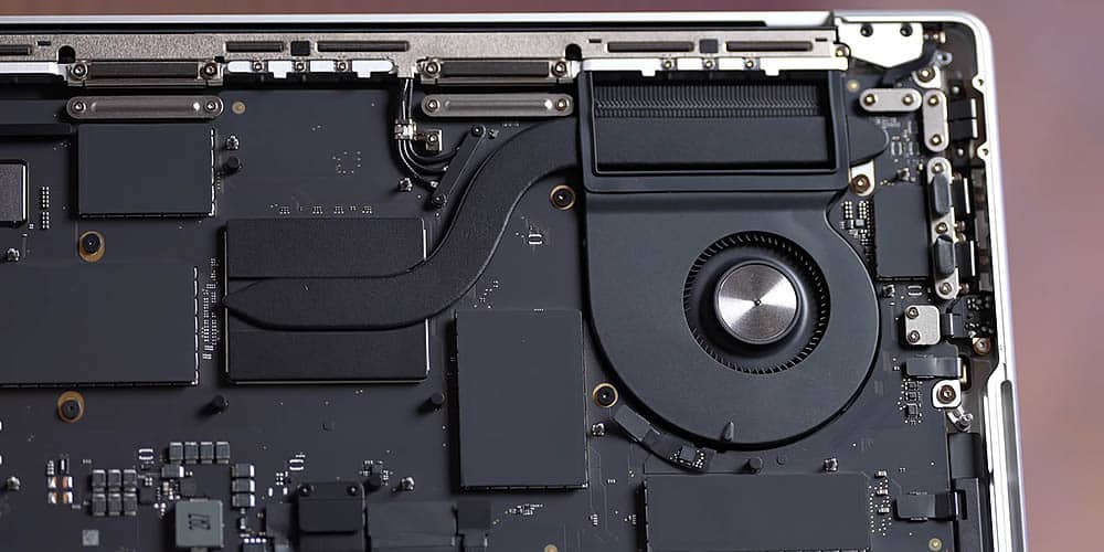 Apple M5 : des performances en hausse, mais un MacBook Pro qui surchauffe à plus de 100 °C
