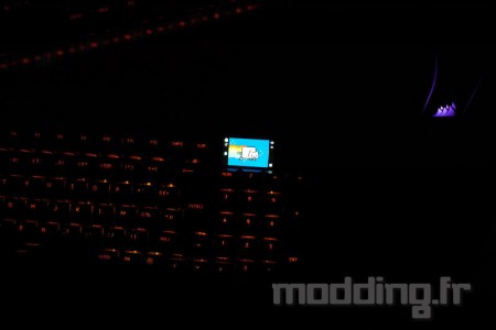 corsair vanguard pro 96 clavier avec gif sur écran