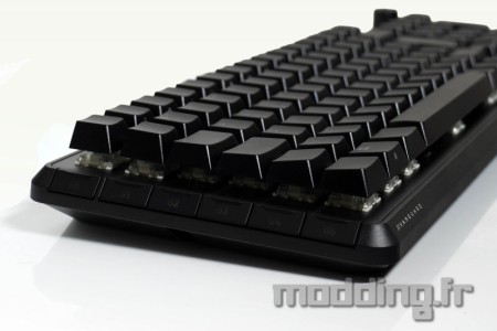 corsair vanguard pro 96 clavier détail touche lat