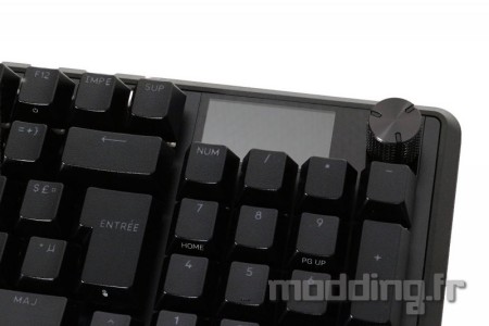 corsair vanguard pro 96 clavier vu écran et molette détail